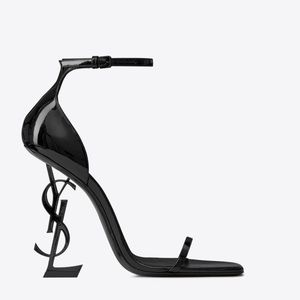 Meet your Posher, Karina